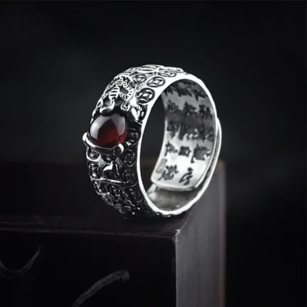 ppxstar antique garnet ring silver band closeup