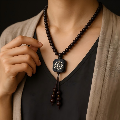 Ppxstar wooden beads lotus pendant detail closeup top